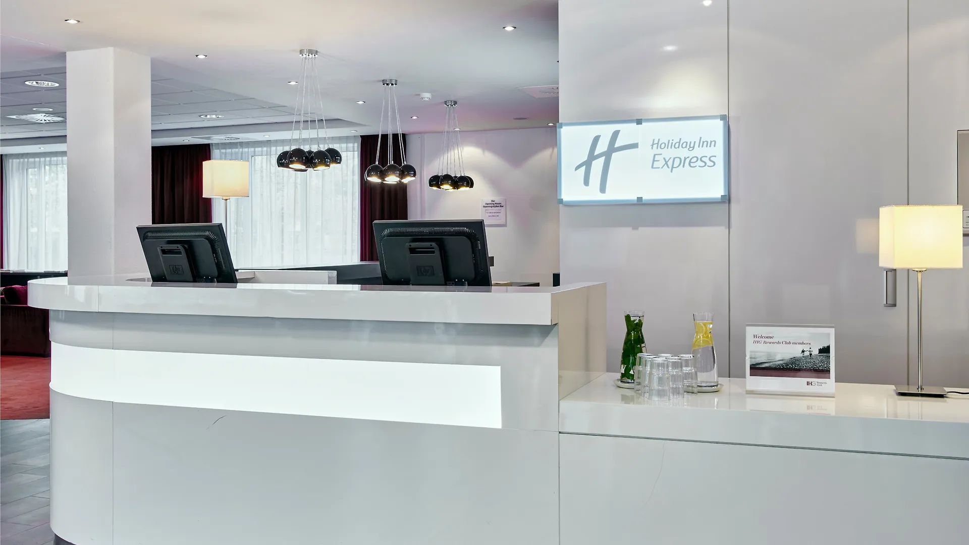 Holiday Inn Express Amsterdam - Schiphol, An Ihg Hotel Hoofddorp