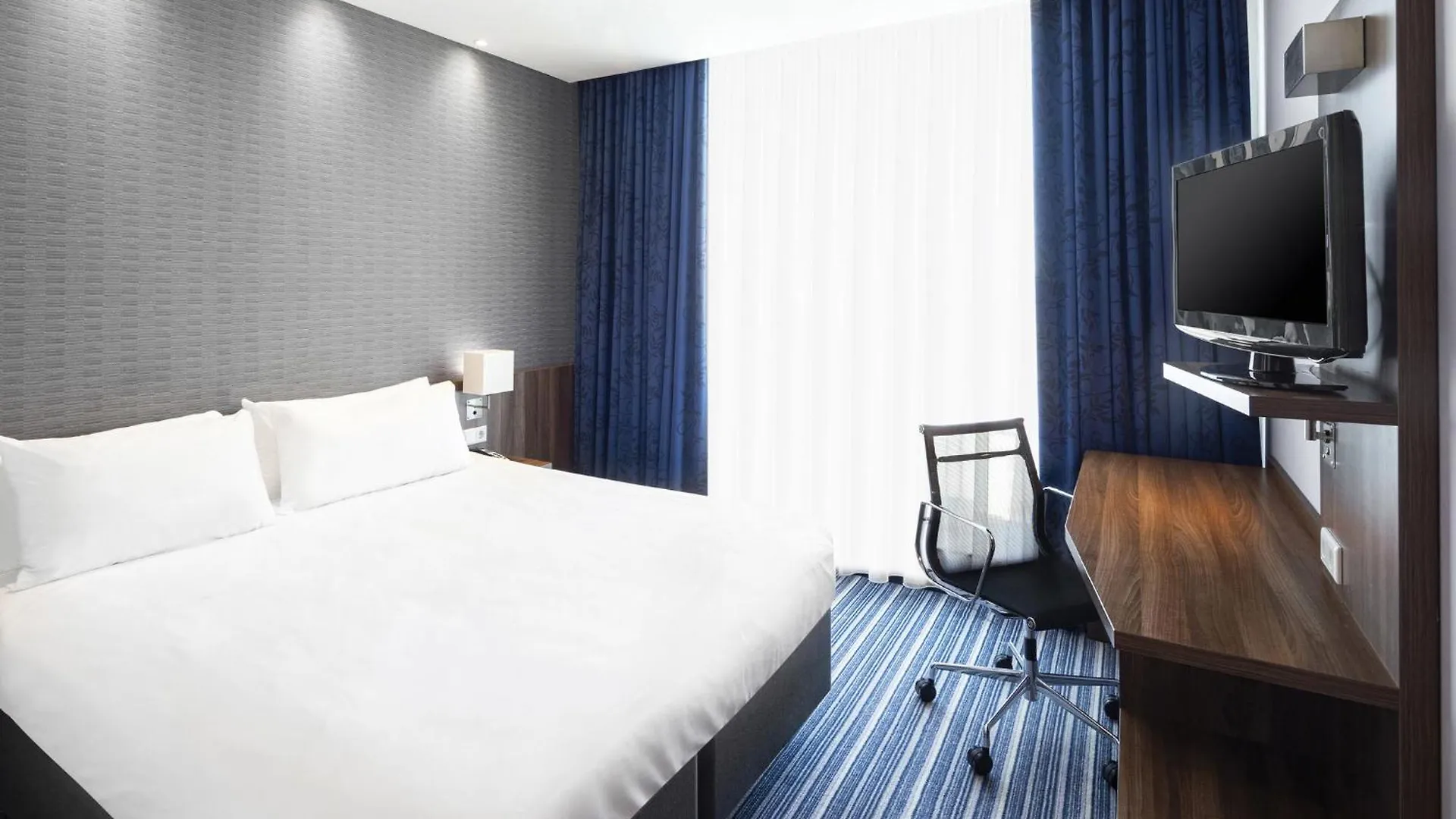 Holiday Inn Express Amsterdam - Schiphol, An Ihg Hotel Hoofddorp