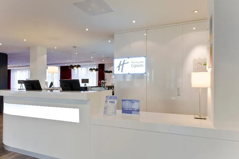 Holiday Inn Express Amsterdam - Schiphol, An Ihg Hotel Hoofddorp